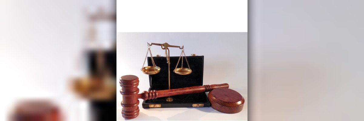 Waage und  Richterhammer